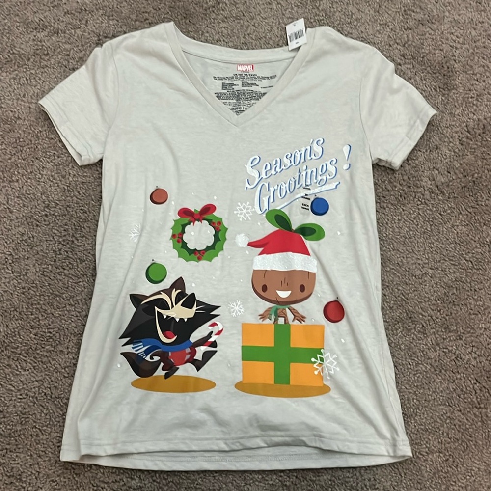 Season’s Grootings V-Neck